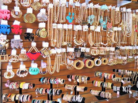 wholesale costume jewelry accessory.